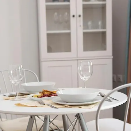 Old Town Apartment *